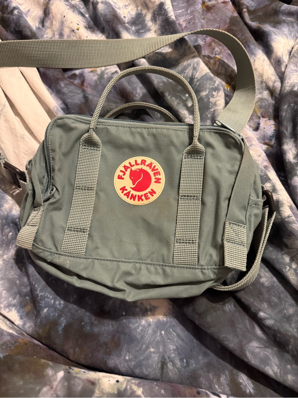 Fjallraven Kanken Mini Messenger Bag in Olive